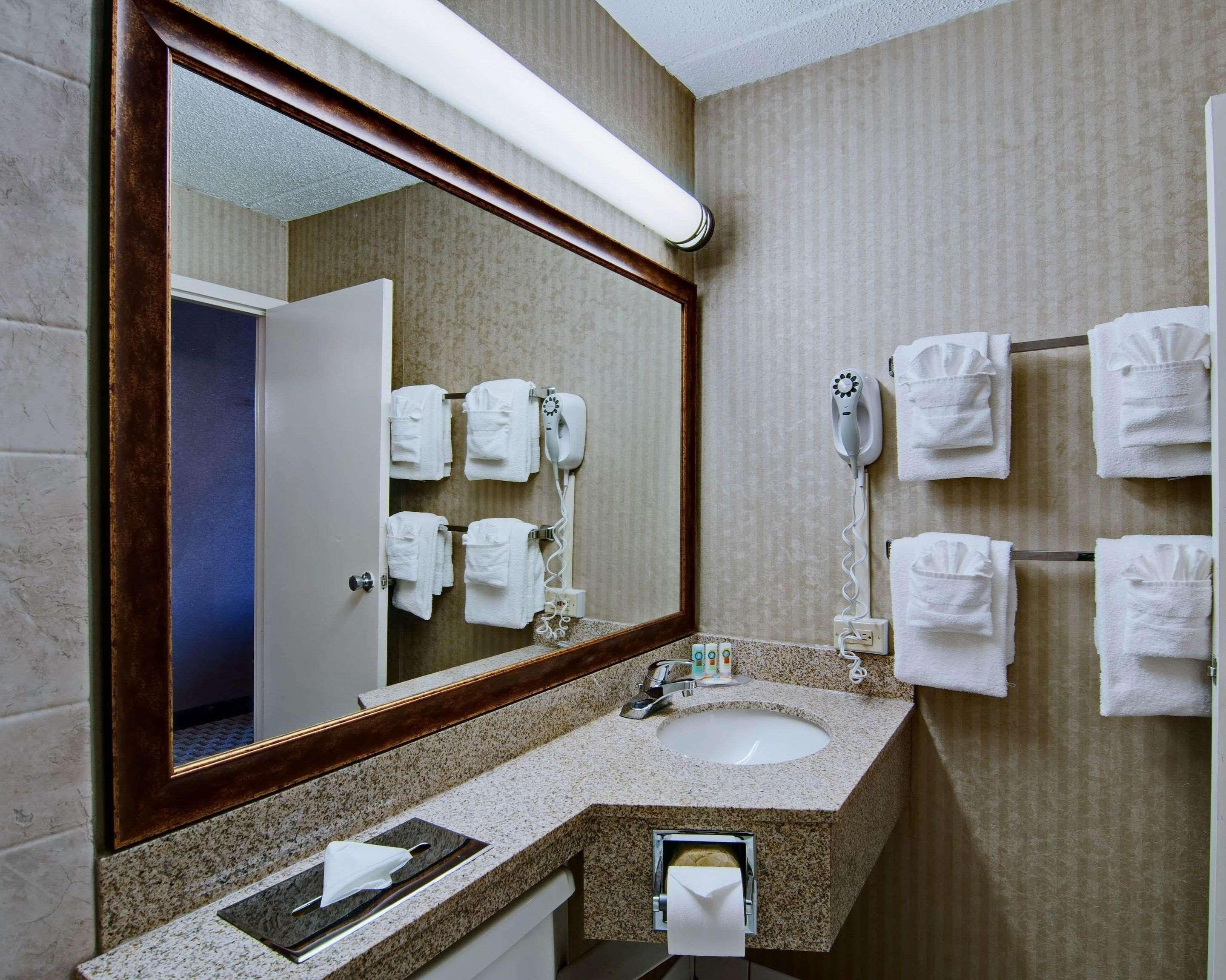 Quality Inn Beckley Bagian luar foto