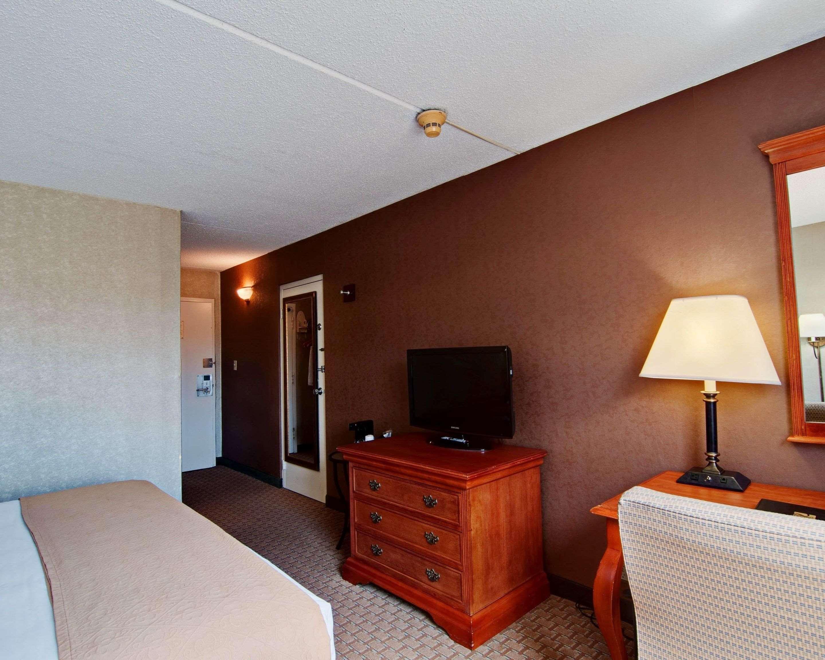 Quality Inn Beckley Bagian luar foto