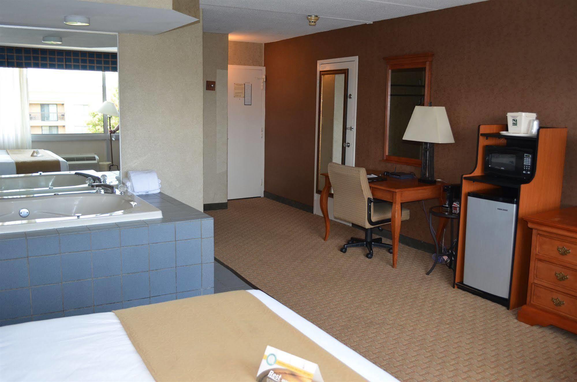 Quality Inn Beckley Bagian luar foto
